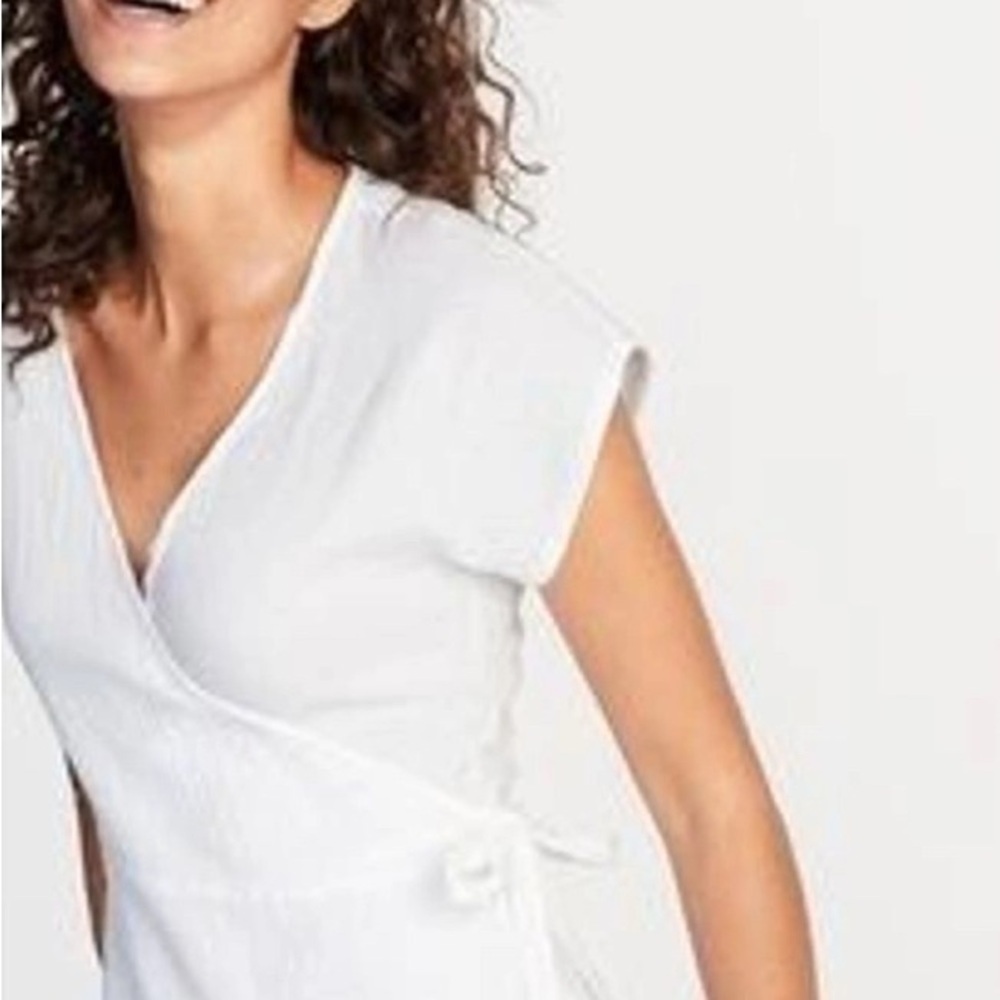 Old Navy White Wrap Top Extra Small XS